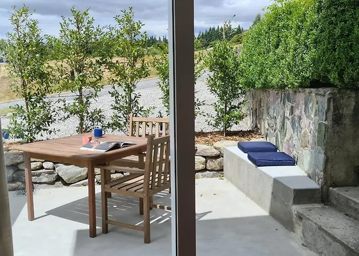 Kowhai - Private Opposite Golf Course *